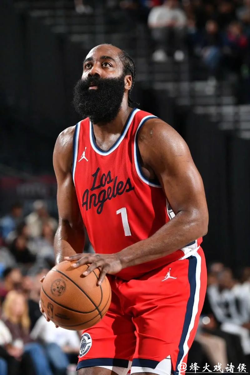 KD35分太阳险胜76人5连胜 快船逆转马刺止连败 KD35分太阳险胜76人5连胜 快船逆转马刺止连败