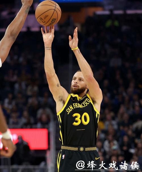 特纳23+10库里低迷13中2 步行者险胜勇士5连胜 特纳23+10库里低迷13中2 步行者险胜勇士5连胜